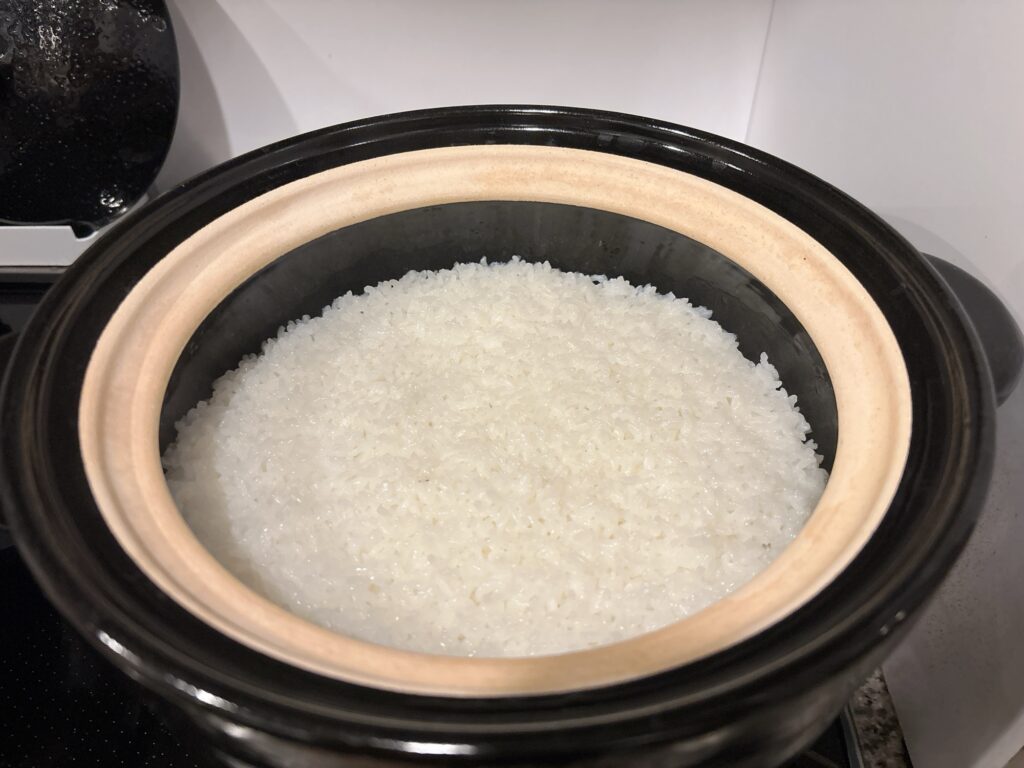 長谷園かまどさんで炊いたご飯